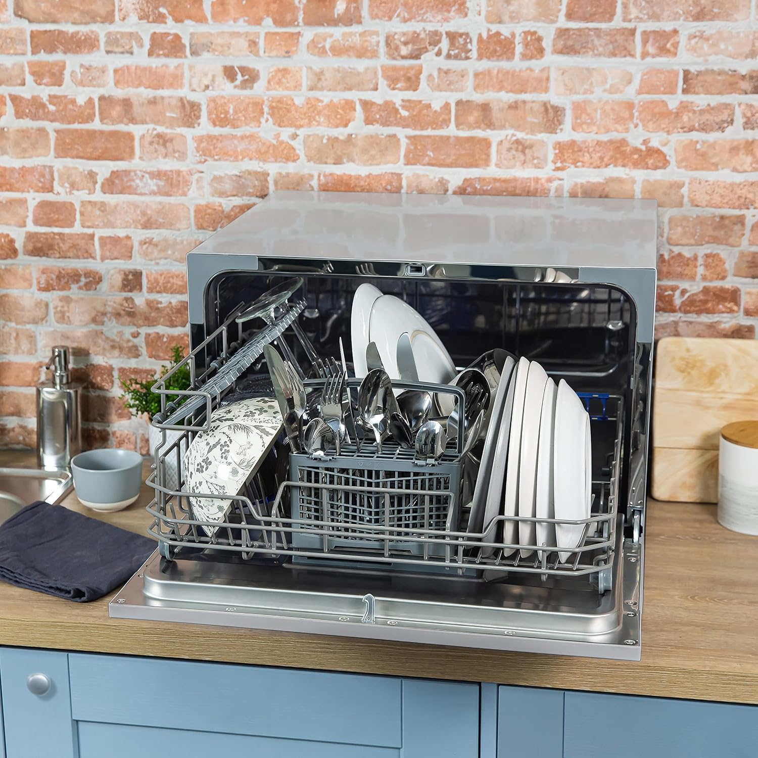 Freestanding Compact Dishwasher 6 Place Settings 6 Programs Silver
