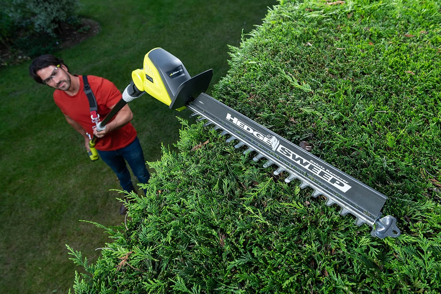 Cordless Pole Hedge Trimmer 45cm 18V ONE+ Diamond-Ground Blade
